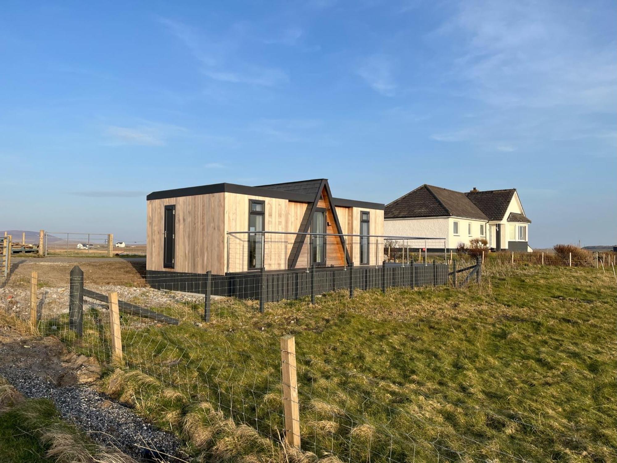 Seas The Day - Self Catering Lodge North Uist Paible Exteriör bild